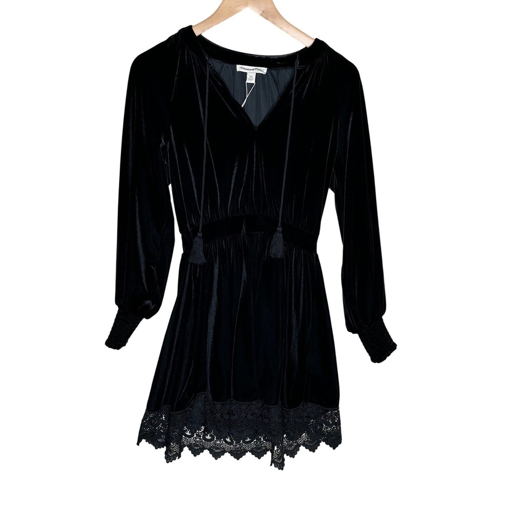NWT Chelsea & Violet Lace Trim Long Sleeve Velvet Dress size XS Black